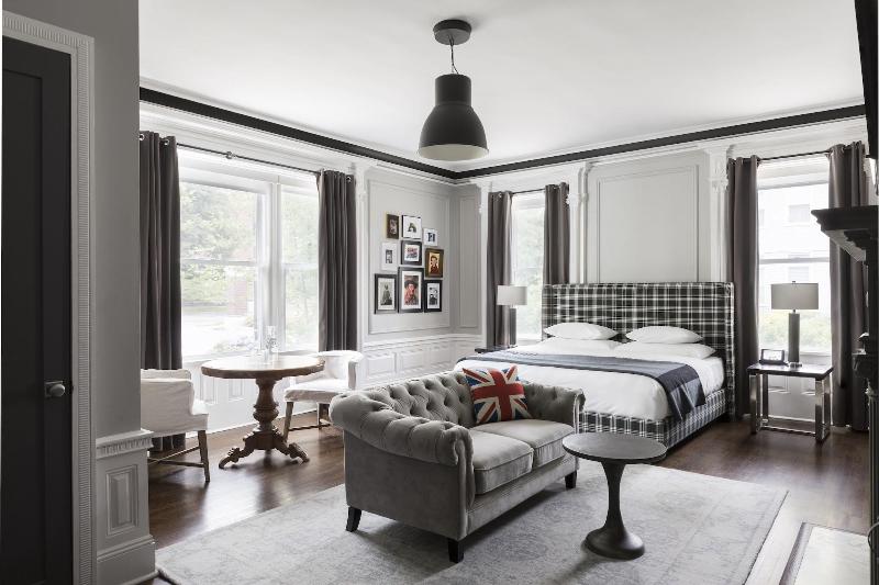 The George Montclair image