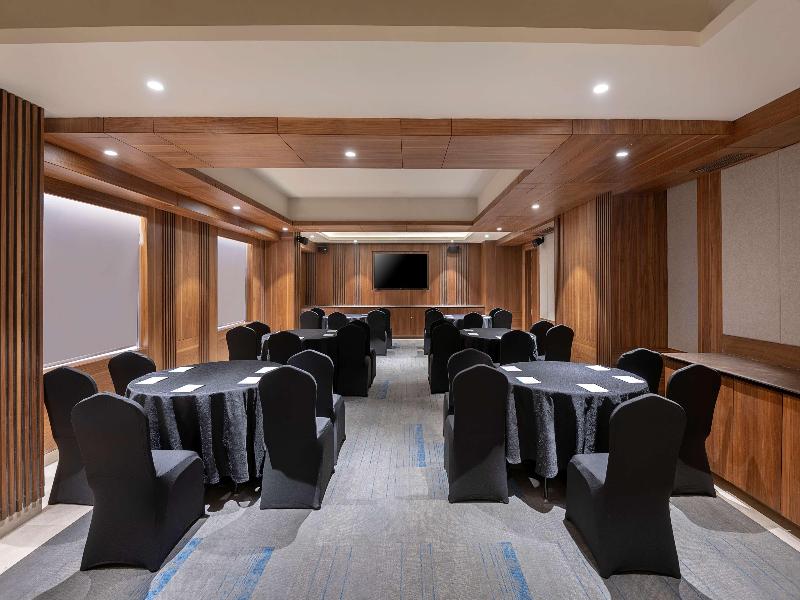 Radisson Blu Towers Kaushambi Delhi NCR image