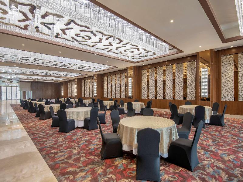 Radisson Blu Towers Kaushambi Delhi NCR image