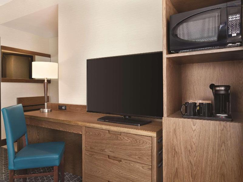 Park Inn by Radisson Brampton ON image