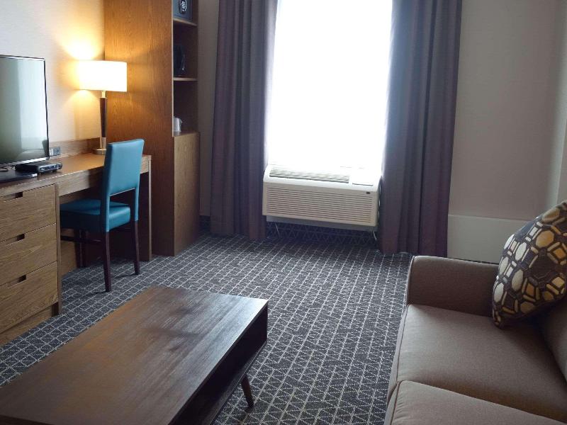 Park Inn by Radisson Brampton ON image
