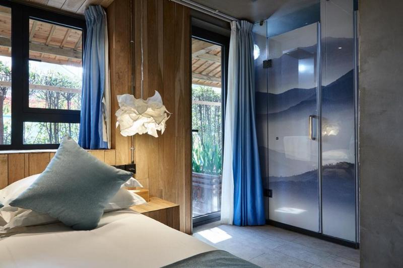 Xihu Memories Tree Hotel image