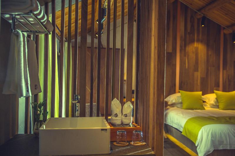 Xihu Memories Tree Hotel image