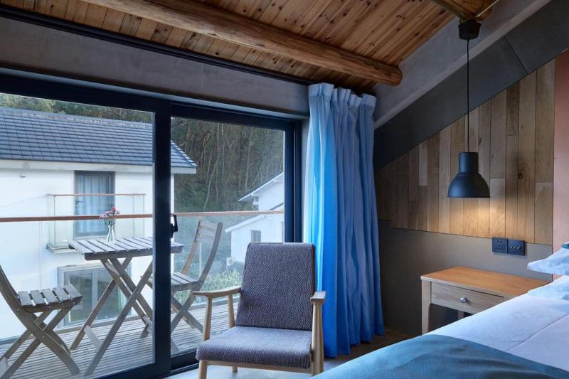 Xihu Memories Tree Hotel image