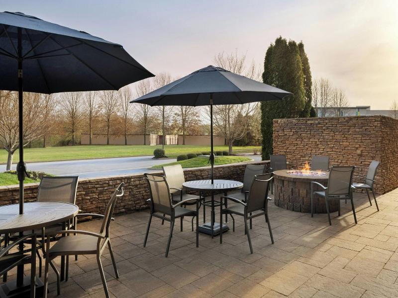 Fairfield Inn Suites By Marriott Bowling image
