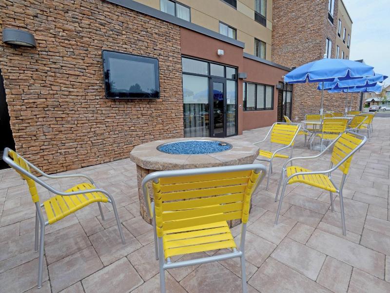 Fairfield Inn Suites By Marriott Bowling image