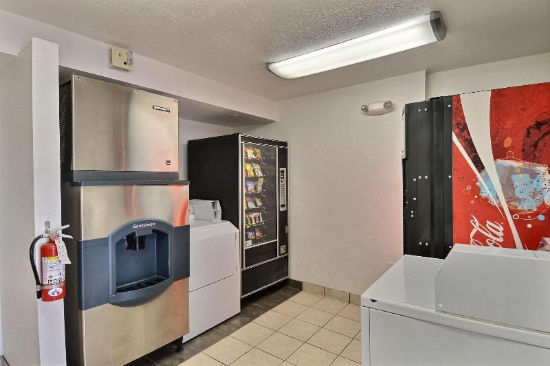 Motel 6 Nashua image
