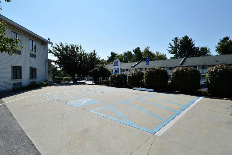 Motel 6 Nashua image
