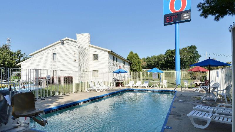 Motel 6 Nashua image