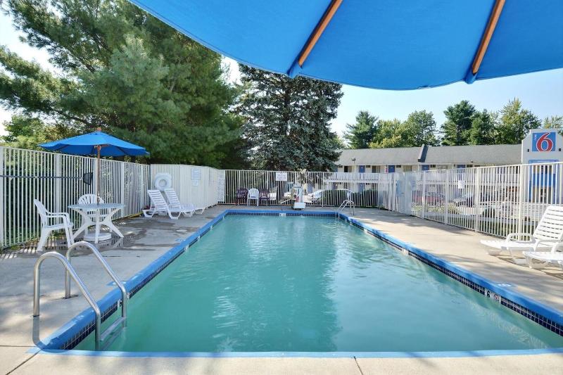 Motel 6 Nashua image