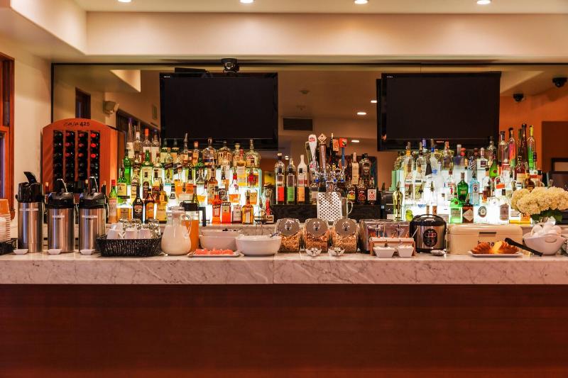 Casa 425 Lounge A Four Sisters Inn image