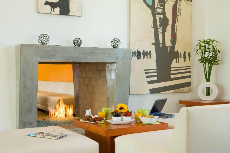 Casa 425 Lounge A Four Sisters Inn image
