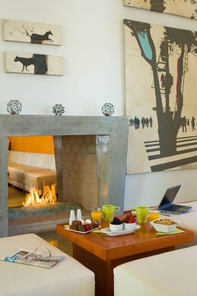 Casa 425 Lounge A Four Sisters Inn image