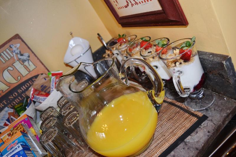 Water S Edge Inn Adults Only image