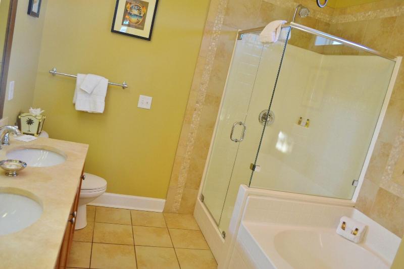 Water S Edge Inn Adults Only image