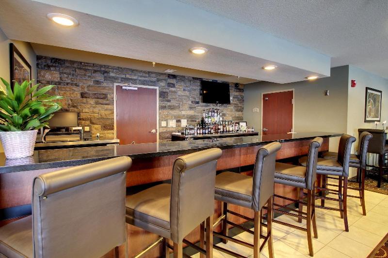 Cobblestone Inn And Suites Rugby image