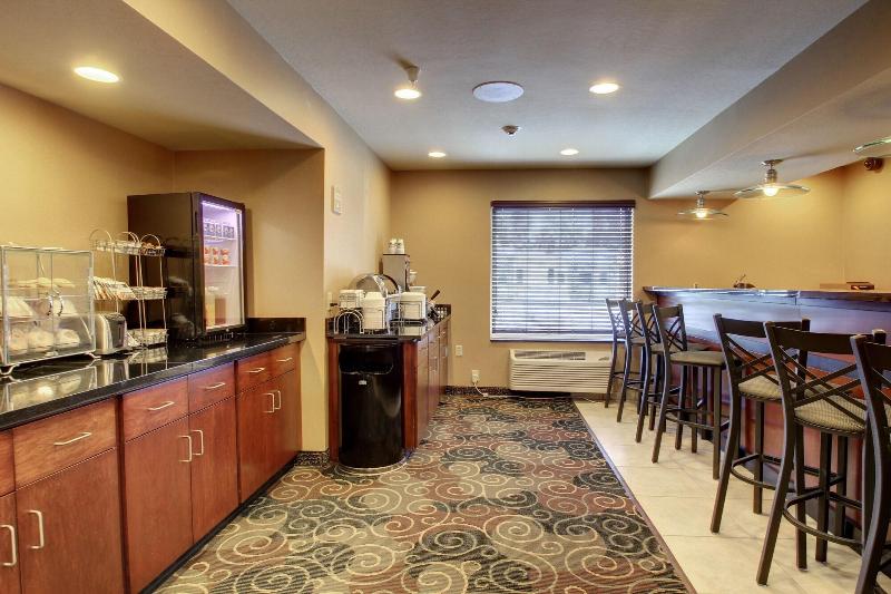 Cobblestone Inn And Suites Rugby image