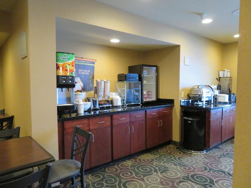 Cobblestone Inn And Suites Rugby image