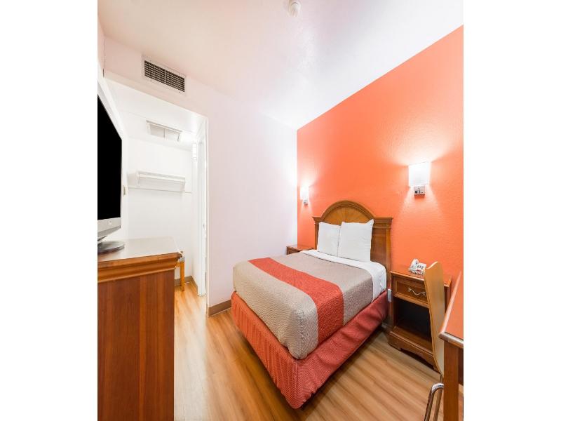 Motel 6 Dayton, Oh image