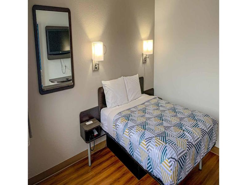 Motel 6 Dayton, Oh image