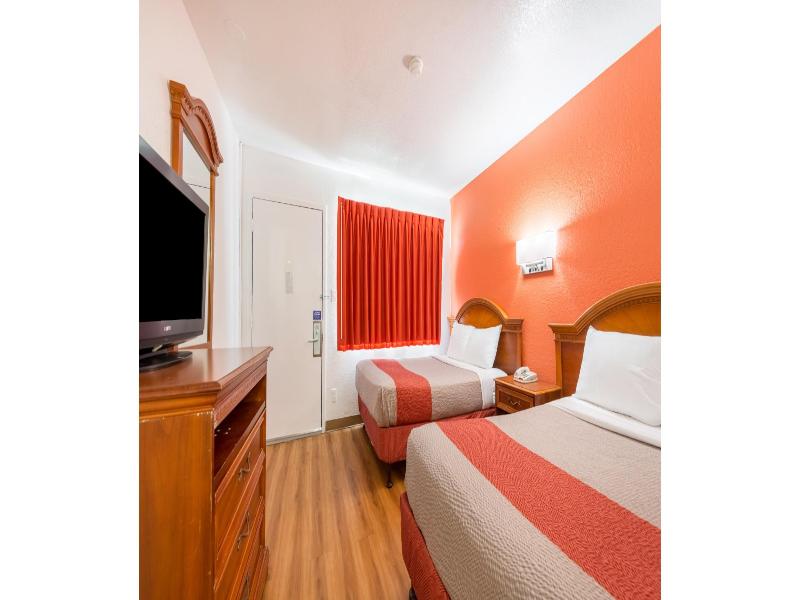 Motel 6 Dayton, Oh image