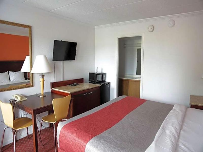 Motel 6 Dayton, Oh image