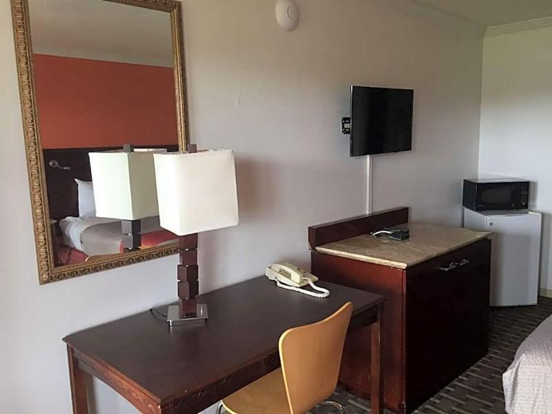 Motel 6 Dayton, Oh image