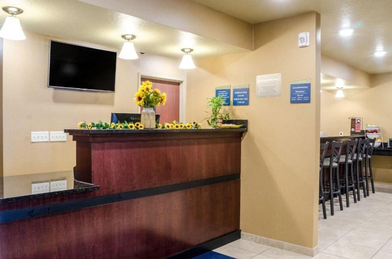 Cobblestone Inn Suites Cambridge image