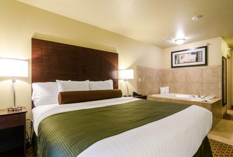 Cobblestone Inn Suites Cambridge image 2