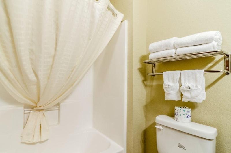 Cobblestone Inn Suites Cambridge image 10