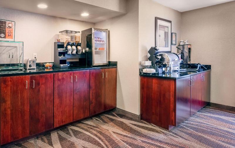 Cobblestone Inn Suites Durand image 1