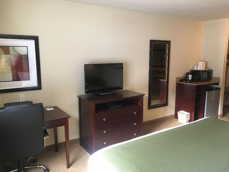 Cobblestone Inn Suites Durand image