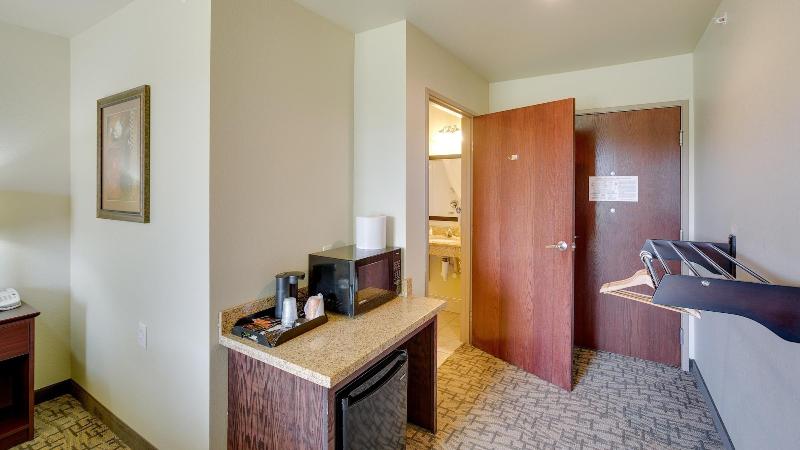 Cobblestone Inn Suites Durand image 2