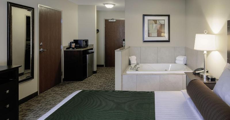 Cobblestone Inn Suites Durand image 9