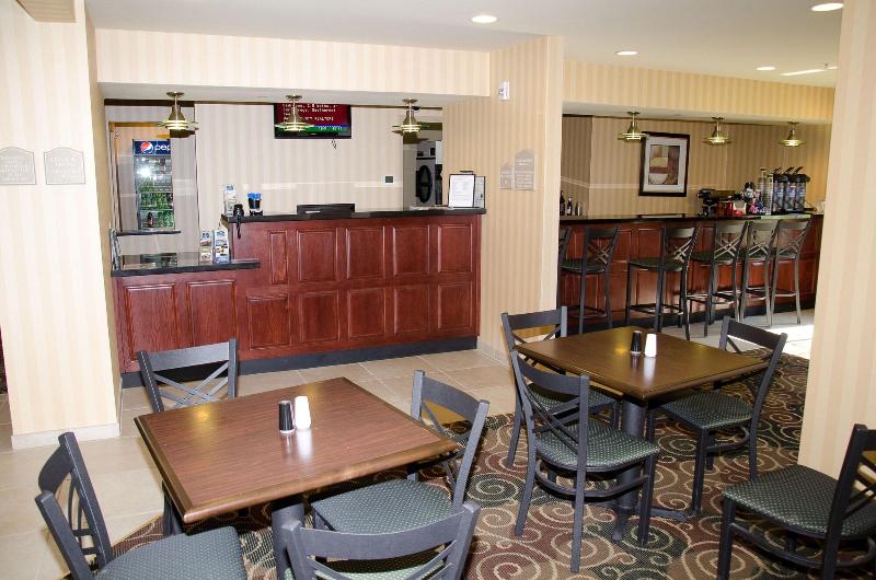 Cobblestone Inn Suites Bloomfield image