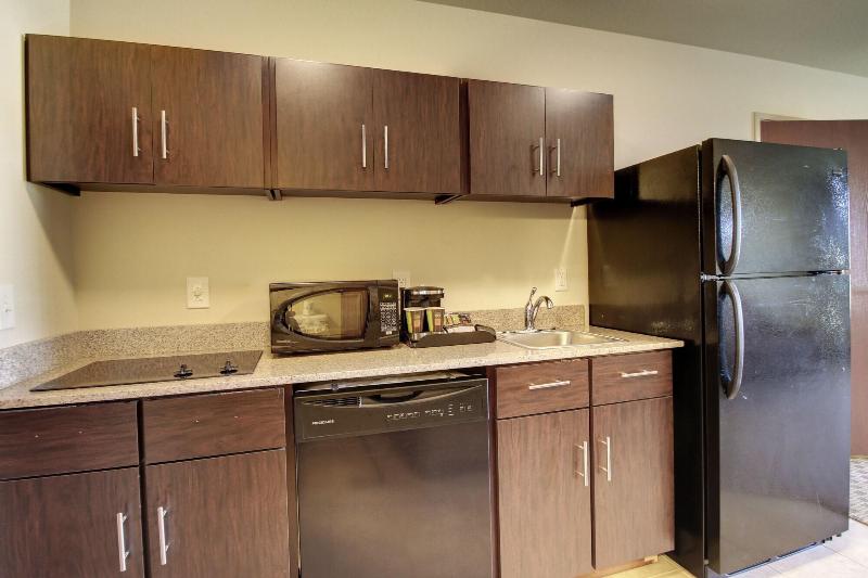 Cobblestone Inn Suites Bloomfield image