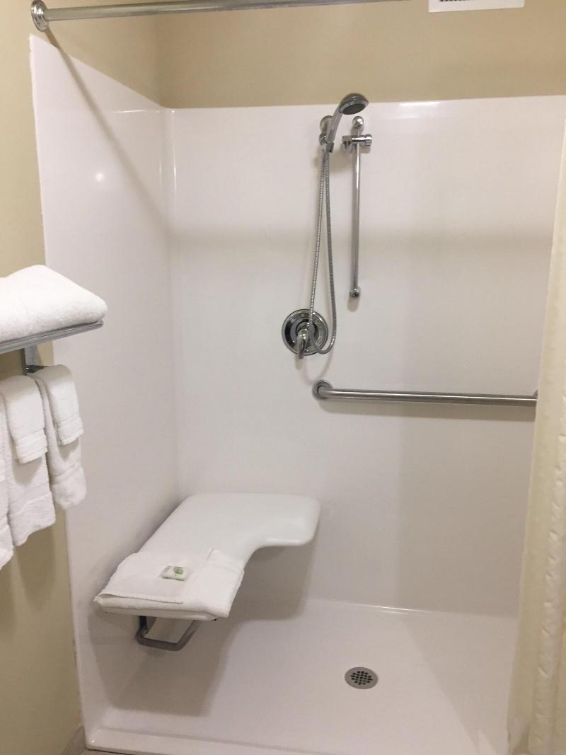 Cobblestone Inn Suites Bloomfield image