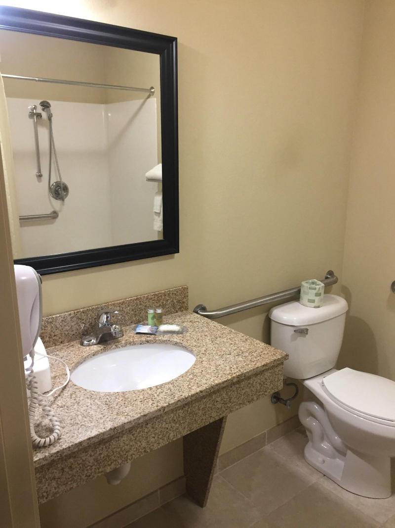Cobblestone Inn Suites Bloomfield image