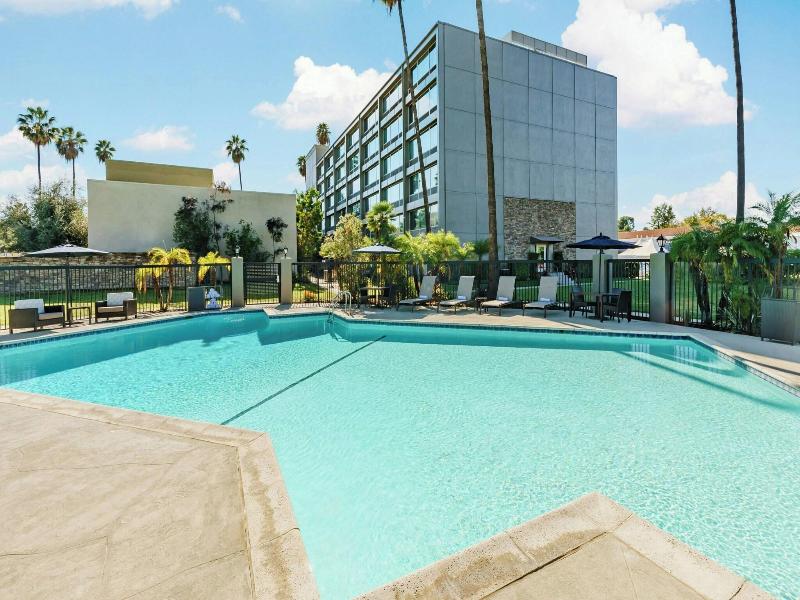Courtyard By Marriott Los Angeles Woodland Hills image