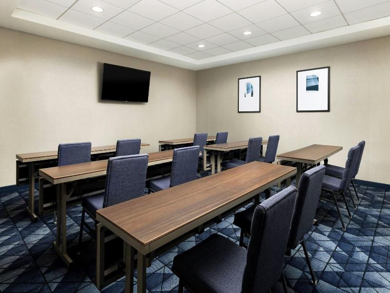 Courtyard By Marriott Los Angeles Woodland Hills image