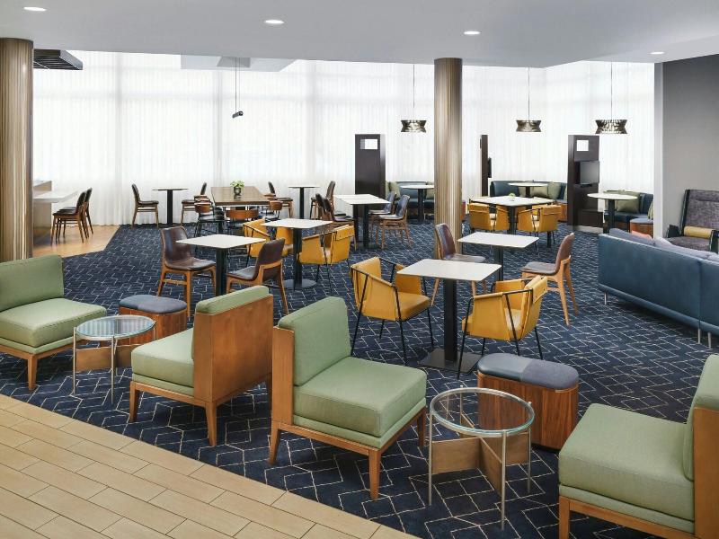 Courtyard By Marriott Los Angeles Woodland Hills image