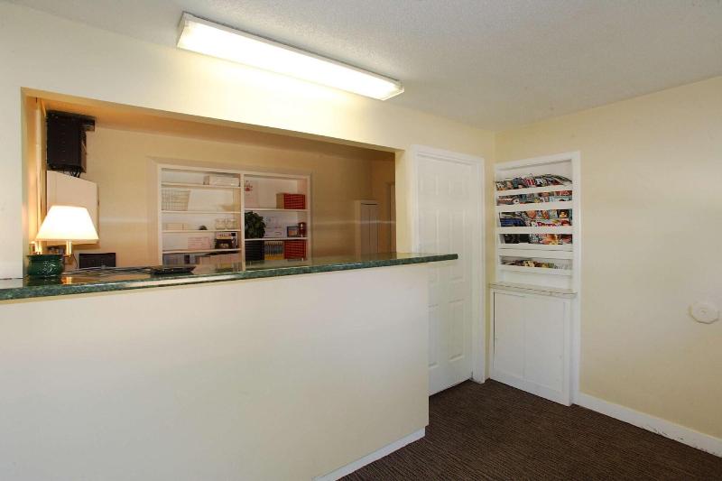 . Custom Stay Residence And Suites