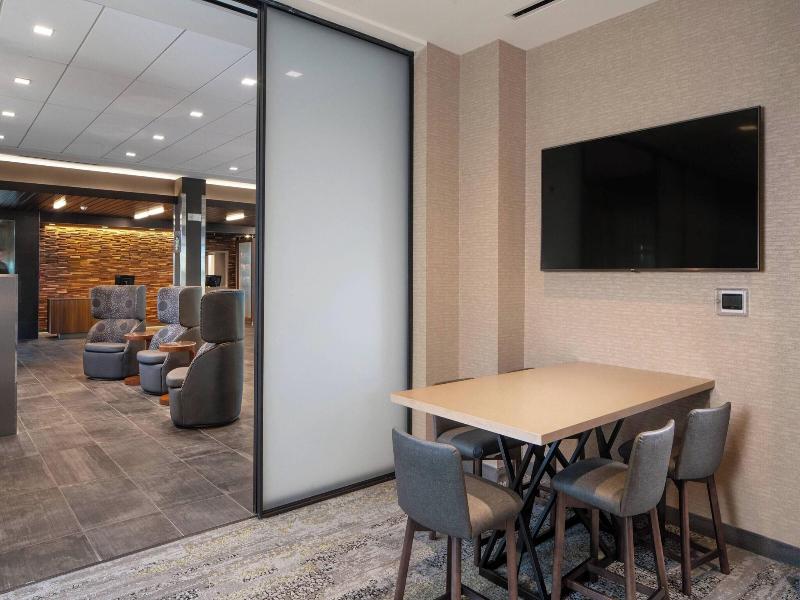Courtyard By Marriott Lafayette South — photo 38