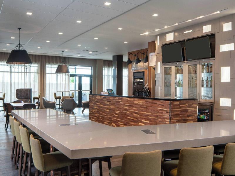 Courtyard By Marriott Lafayette South