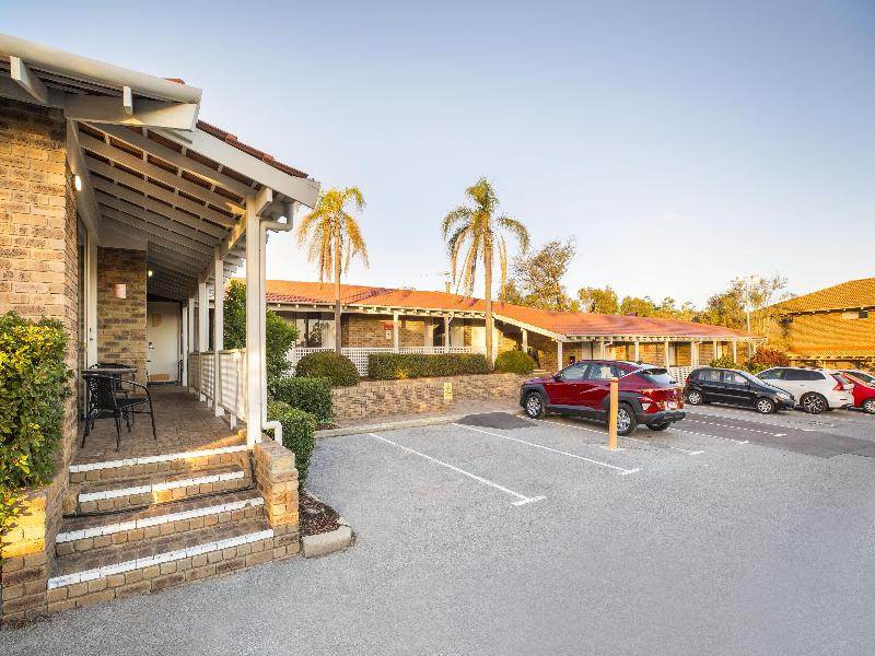 Nightcap At Wanneroo Tavern image