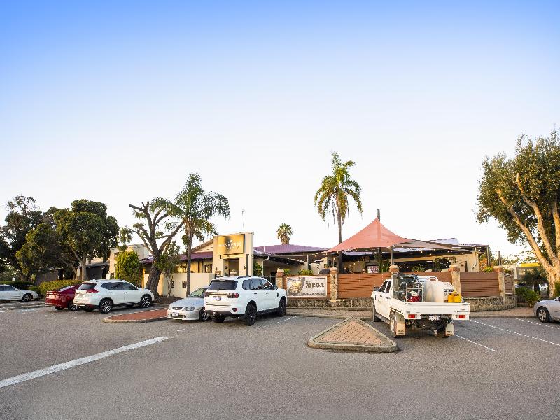 Nightcap At Wanneroo Tavern image