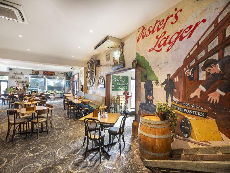 Nightcap At Wanneroo Tavern image