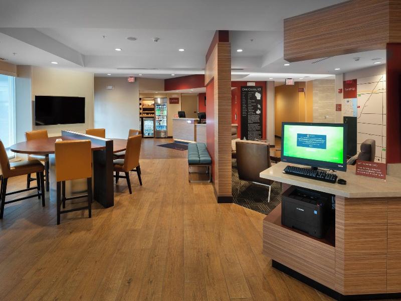 Towneplace Suites By Marriott Milwaukee Oak Creek image