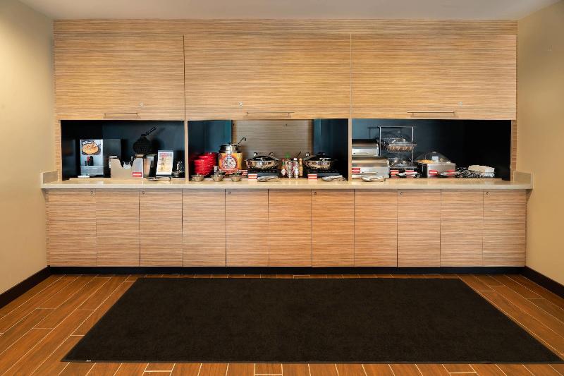 Towneplace Suites By Marriott Milwaukee Oak Creek image