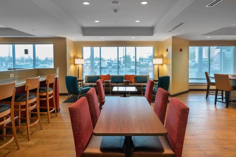 Towneplace Suites By Marriott Milwaukee Oak Creek image
